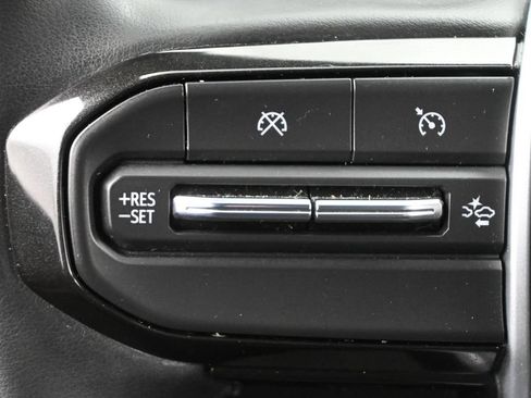 Used 2023 Chevrolet Colorado LT w/ LT Convenience Package II AWD/4WD image 6