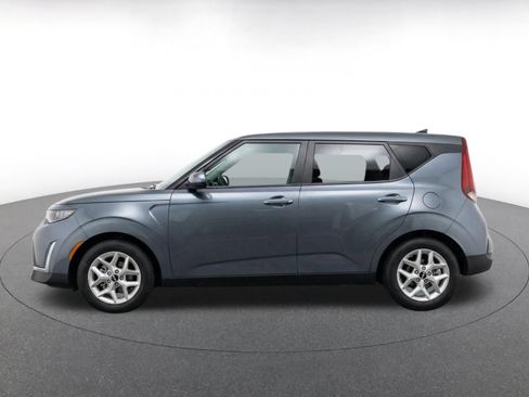 Used 2025 Kia Soul LX w/ LX Technology Package FWD image 4