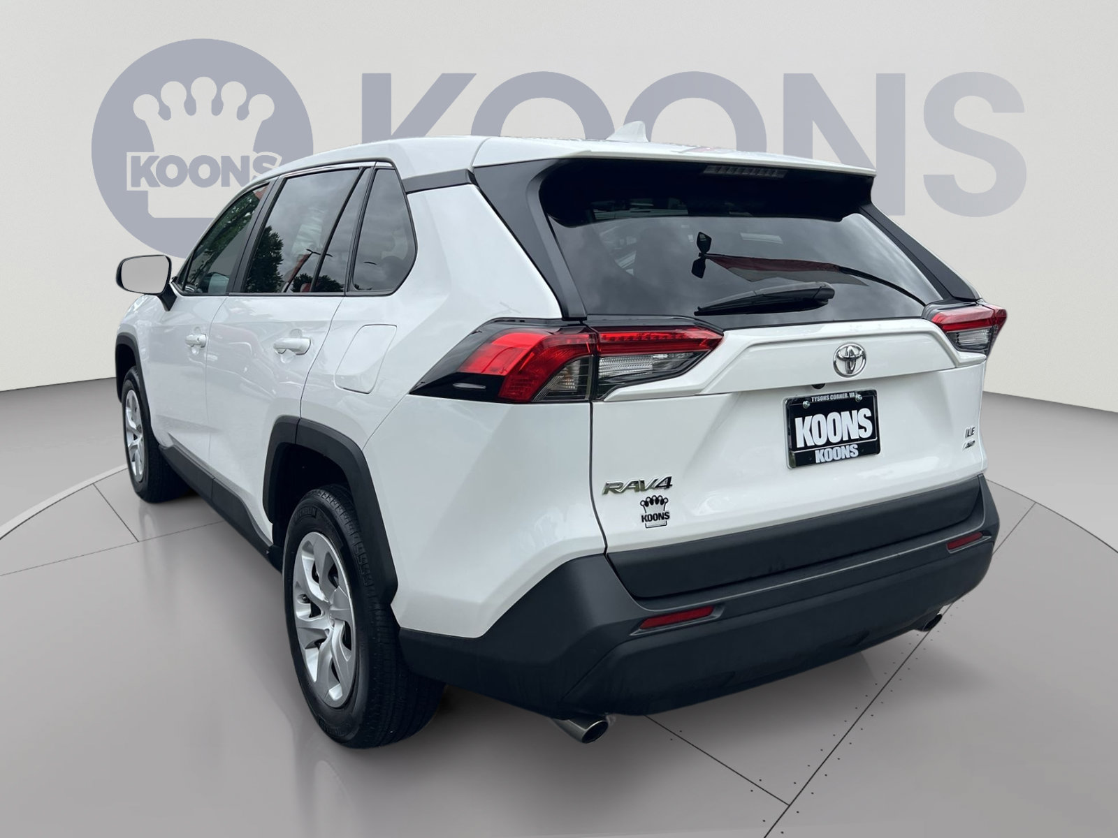 Used 2025 Toyota RAV4 LE AWD/4WD image 4