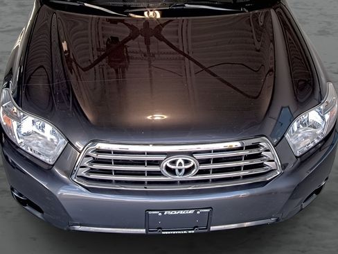 Used 2010 Toyota Highlander Limited AWD/4WD image 18