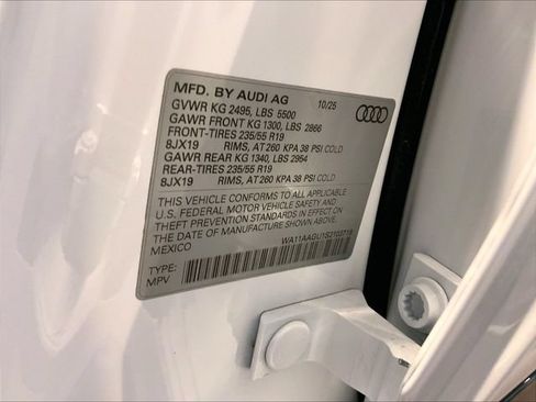Used 2025 Audi Q5 Premium w/ Convenience Package AWD/4WD image 32