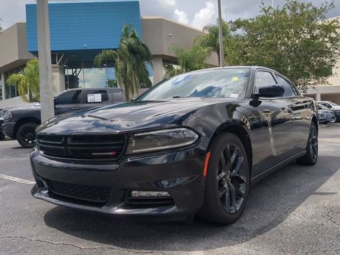 Used 2022 Dodge Charger SXT w/ Driver Convenience Group RWD image 9