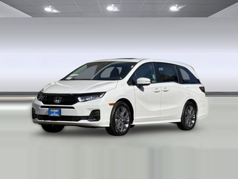 New 2026 Honda Odyssey Touring image 2