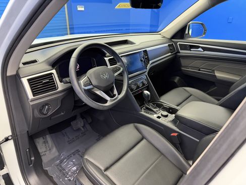 Used 2023 Volkswagen Atlas SE w/ Panoramic Sunroof Package AWD/4WD image 11