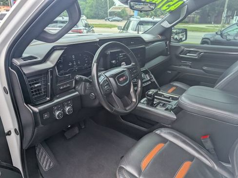 Used 2024 GMC Sierra 1500 AT4 w/ Technology Package AWD/4WD image 13