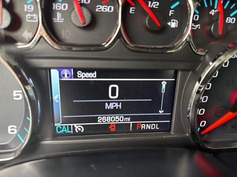 Used 2018 Chevrolet Silverado 1500 LT w/ Texas Edition image 13