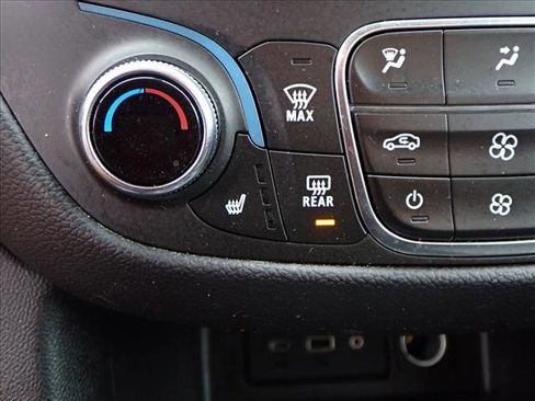 Used 2023 Chevrolet Equinox LT image 21