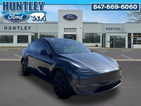 Used 2024 Tesla Model Y Long Range AWD/4WD image 4