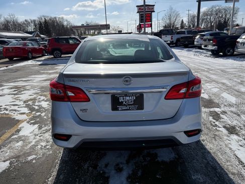 Used 2019 Nissan Sentra S w/ Appearance Package image 3