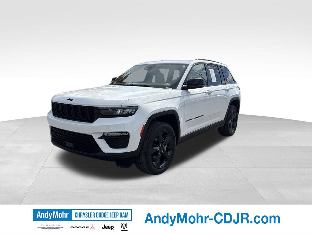 Used 2024 Jeep Grand Cherokee Limited w/ Black Appearance Package AWD/4WD image 3