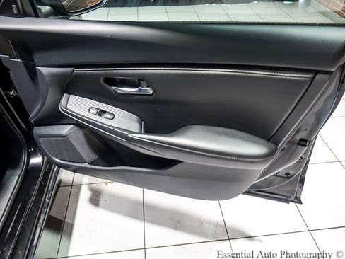 Used 2025 Nissan Sentra SV FWD image 28