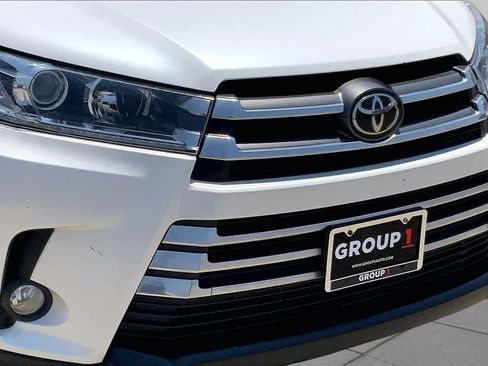 Used 2017 Toyota Highlander Limited FWD image 30