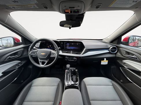 New 2026 Chevrolet Trax LT w/ Driver Confidence Package image 13