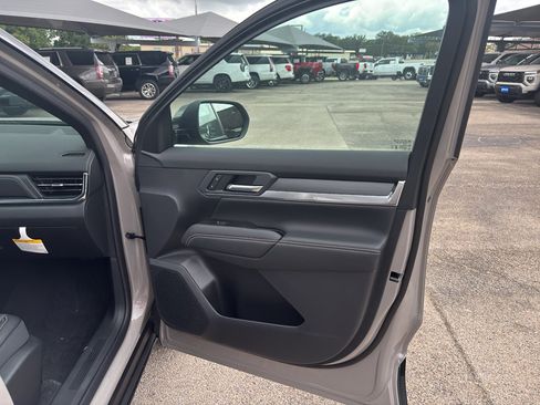 Used 2027 GMC Terrain Elevation w/ Elevation Premium Package FWD image 15