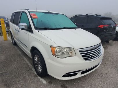 Used 2011 Chrysler Town & Country Limited w/ Trailer Tow Group