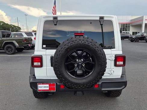 Used 2024 Jeep Wrangler Sport AWD/4WD image 10