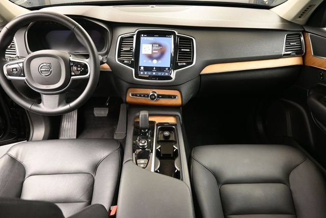 Used 2023 Volvo XC90 B6 Plus w/ Protection Package Premier AWD/4WD image 18