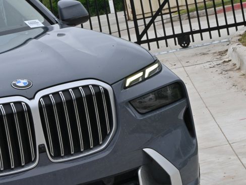 Used 2023 BMW X7 xDrive40i w/ Executive Package AWD/4WD image 10