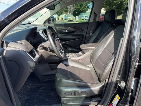Used 2023 GMC Terrain SLT w/ Infotainment Package II FWD image 12