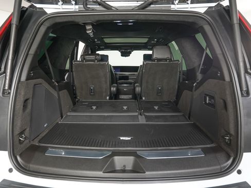 Used 2026 Cadillac Escalade Platinum Sport w/ LPO, ONYX Package AWD/4WD image 13