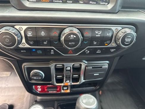 Used 2022 Jeep Wrangler Unlimited Rubicon 4xe w/ Cold Weather Group AWD/4WD image 28