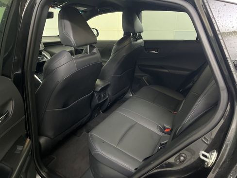 Used 2022 Toyota Venza Limited image 25