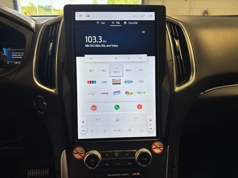 Used 2024 Ford Edge Titanium image 33