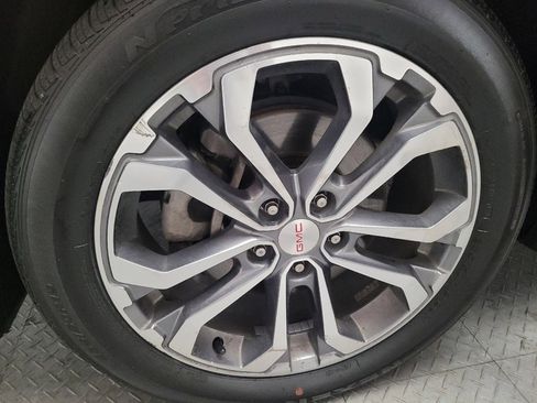 Used 2019 GMC Terrain SLT image 31