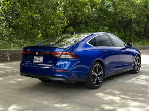Used 2024 Honda Accord Sport image 9