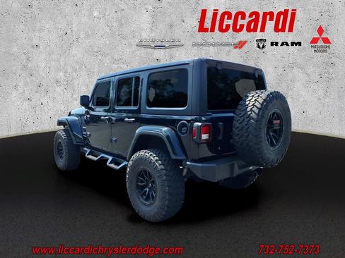 Used 2018 Jeep Wrangler Unlimited Sahara w/ Cold Weather Group AWD/4WD image 3