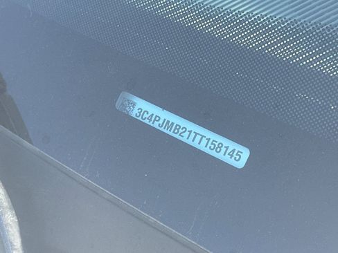 New 2026 Jeep Cherokee Laredo image 32