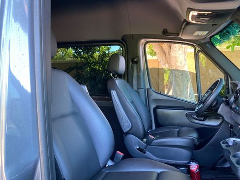 Used 2021 Mercedes-Benz Sprinter 2500 image 37