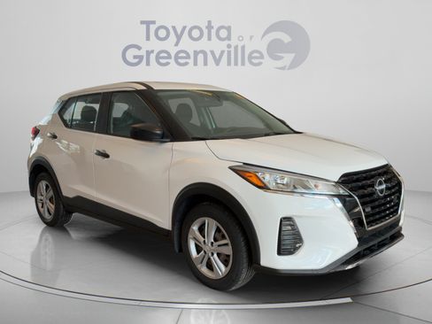 Used 2022 Nissan Kicks S FWD image 8
