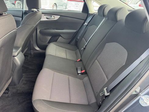 Used 2022 Kia Forte LXS image 9