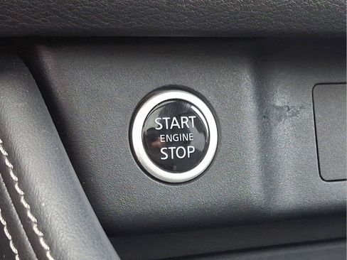 Used 2021 Nissan Rogue Platinum FWD image 23