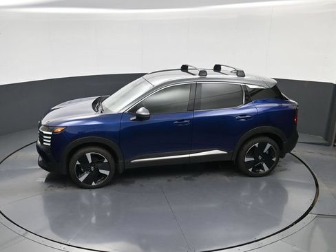Certified 2025 Nissan Kicks SR FWD image 30