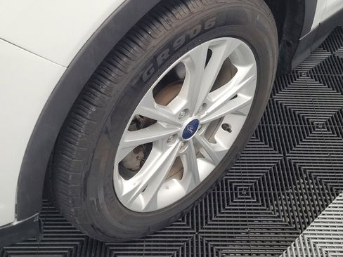 Used 2018 Ford Escape SE w/ SE Sync 3 Package FWD image 31