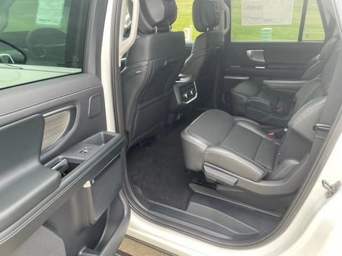 New 2026 Ford Expedition Max Platinum w/ Driver's Package AWD/4WD image 14
