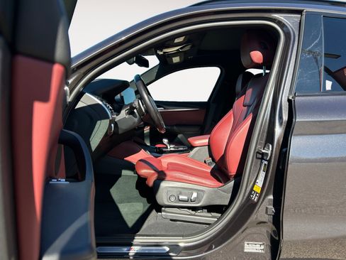 Used 2022 BMW X4 xDrive30i w/ M Sport Package 2 image 22