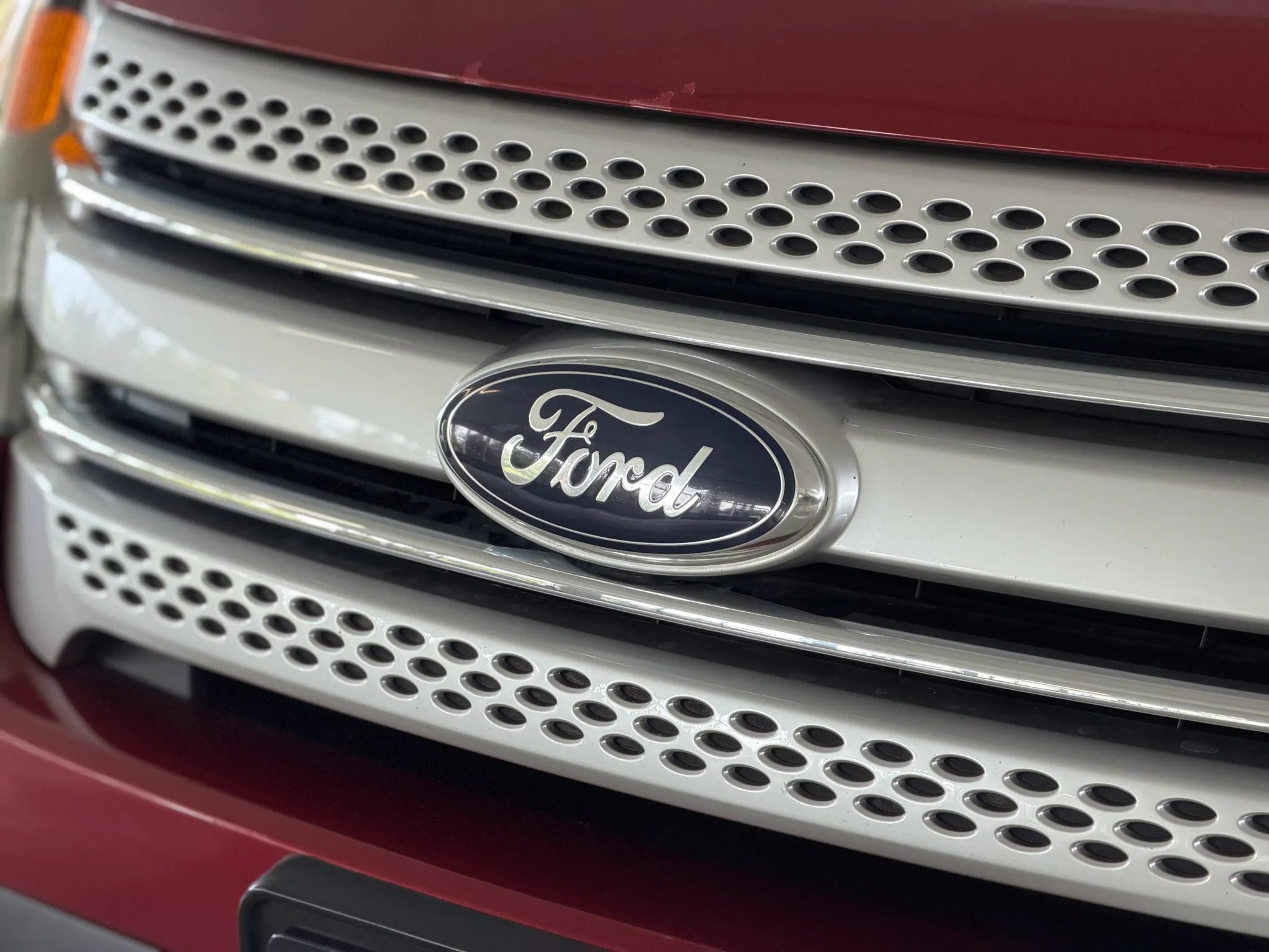 Used 2015 Ford Explorer XLT w/ Equipment Group 202B FWD image 9