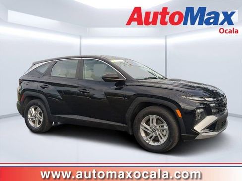 Used 2025 Hyundai Tucson SE FWD image 1