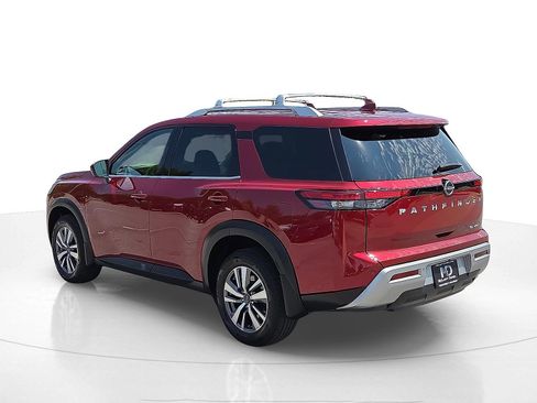 Used 2024 Nissan Pathfinder SL image 4