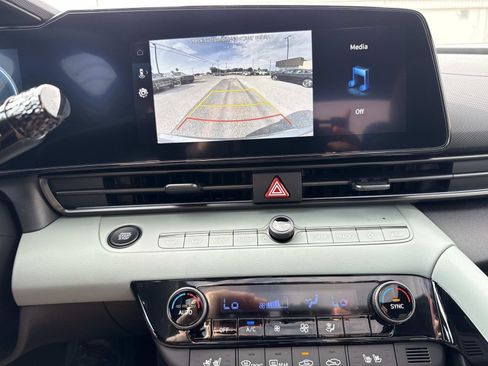 New 2025 Hyundai Elantra Limited image 5