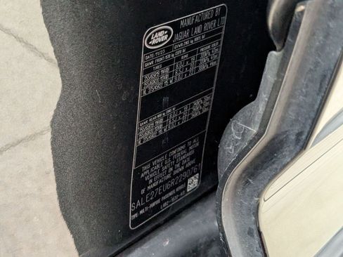 Used 2024 Land Rover Defender 110 X-Dynamic SE image 27