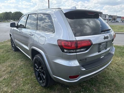 Used 2021 Jeep Grand Cherokee Laredo X AWD/4WD image 12