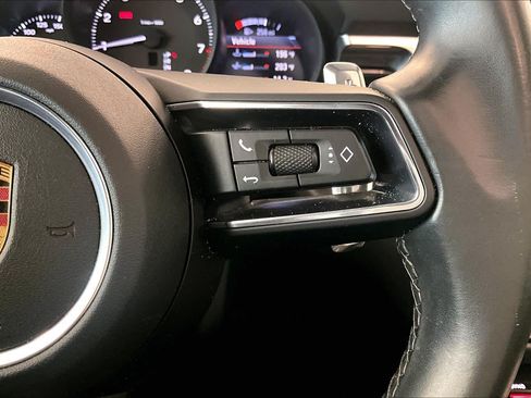 Used 2022 Porsche Macan AWD/4WD image 22