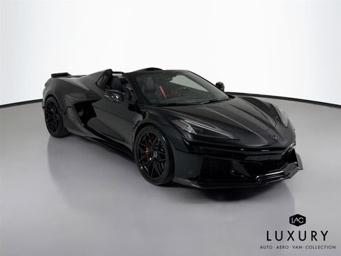 Used 2023 Chevrolet Corvette Z06 w/ Stealth Interior Trim Package RWD image 3