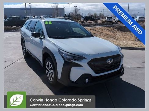 Used 2025 Subaru Outback Premium AWD/4WD image 1
