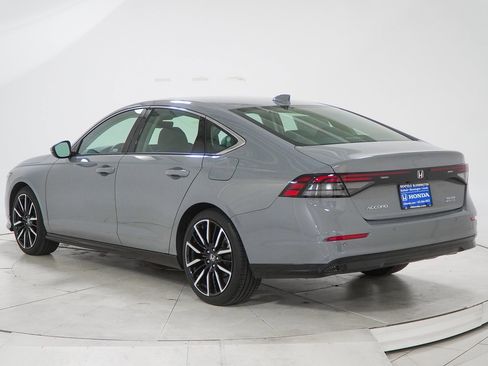 Used 2024 Honda Accord Touring image 7