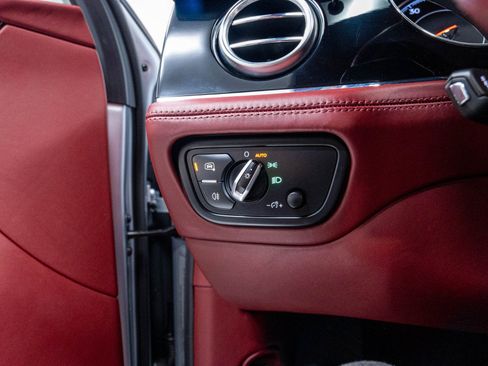 Used 2020 Bentley Bentayga AWD/4WD image 67